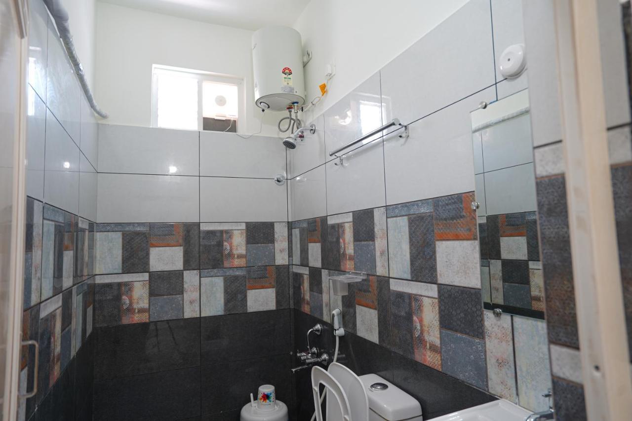 Mahasri Studio Apartments- Brand New Fully Furnished Air Conditioned Studio Apartments 티루파티 외부 사진